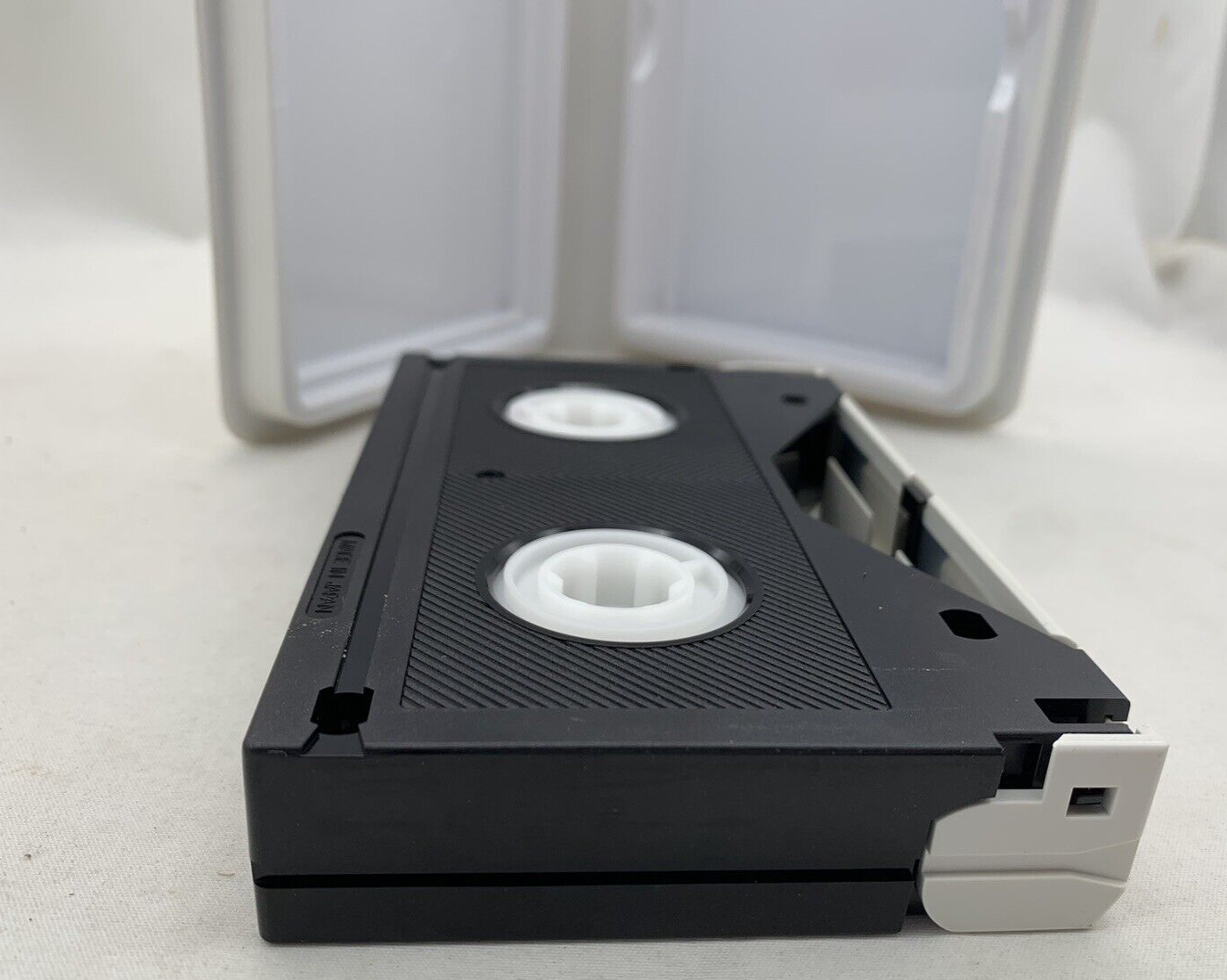 Swiss Family Robinson (Betamax, 1985) - Disney Clamshell Beta Tape