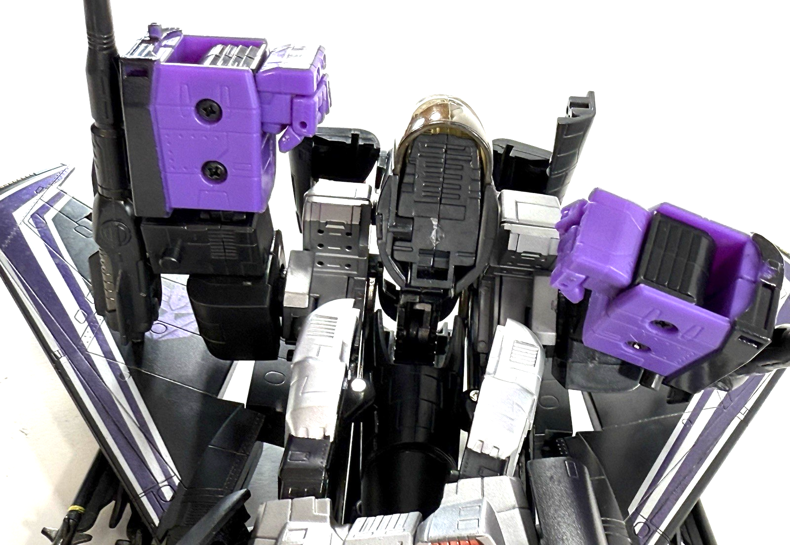 Hasbro Transformers Universe Masterpiece Skywarp G1 Series Action Figure + Box