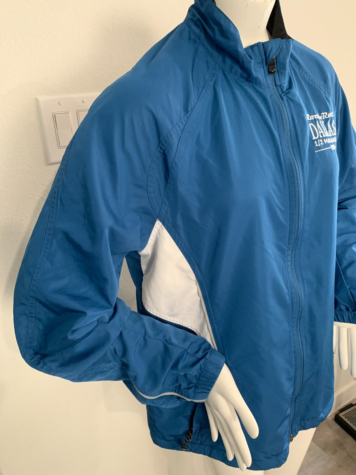 Brooks Rock 'n' Roll Dallas '12 Marathon Series Blue/White Jacket Adult S