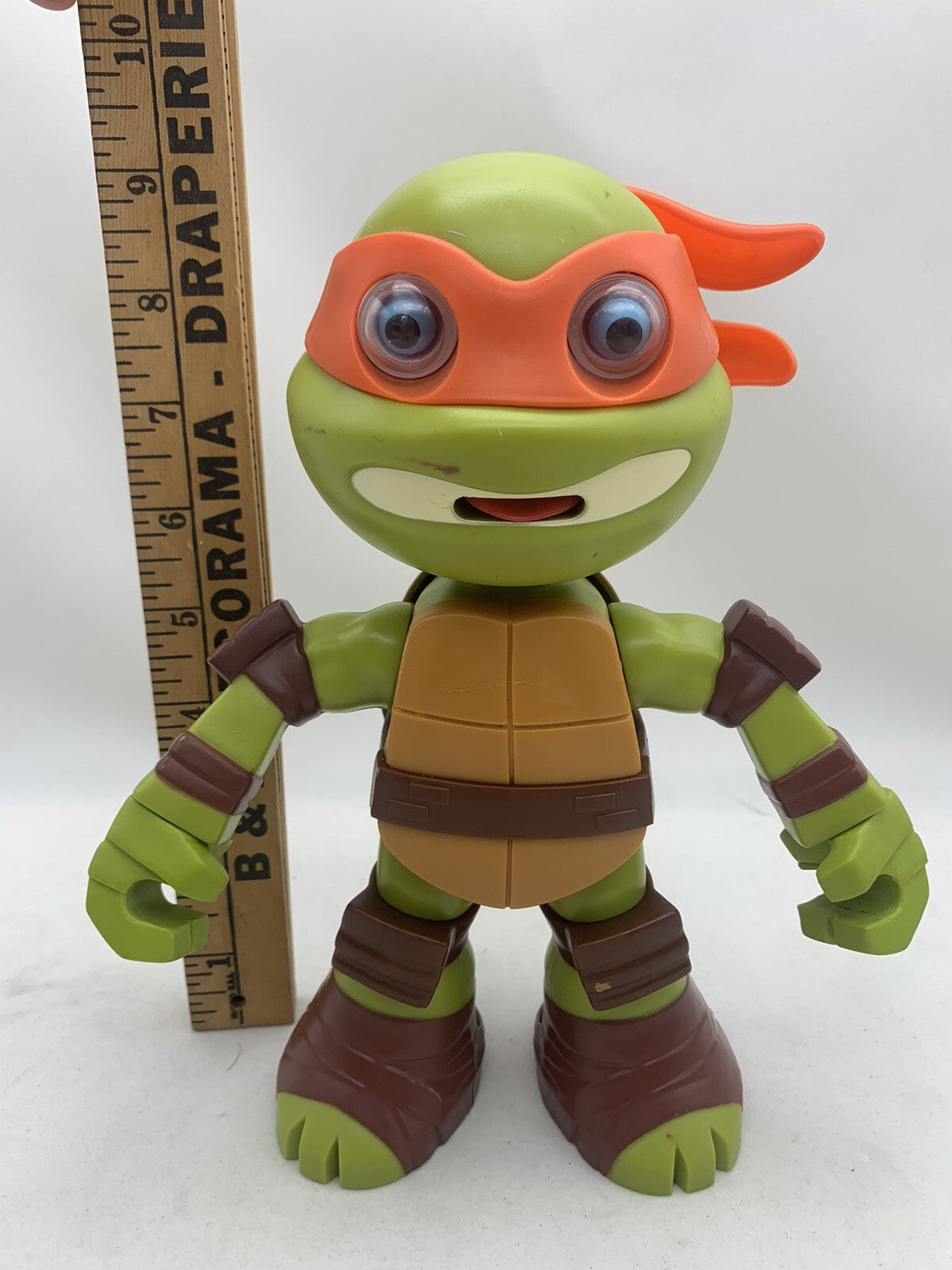 Viacom 2015 Teenage Mutant Ninja Turtles 9”Michelangelo Squeeze Em Action Figure