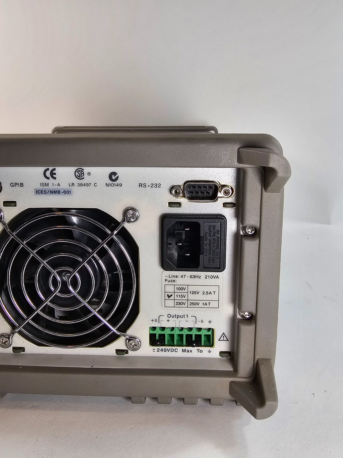 Agilent E3646A Dual Output DC Power Supply 0-8V,3A/0-20V,1.5A - Tested - 2503