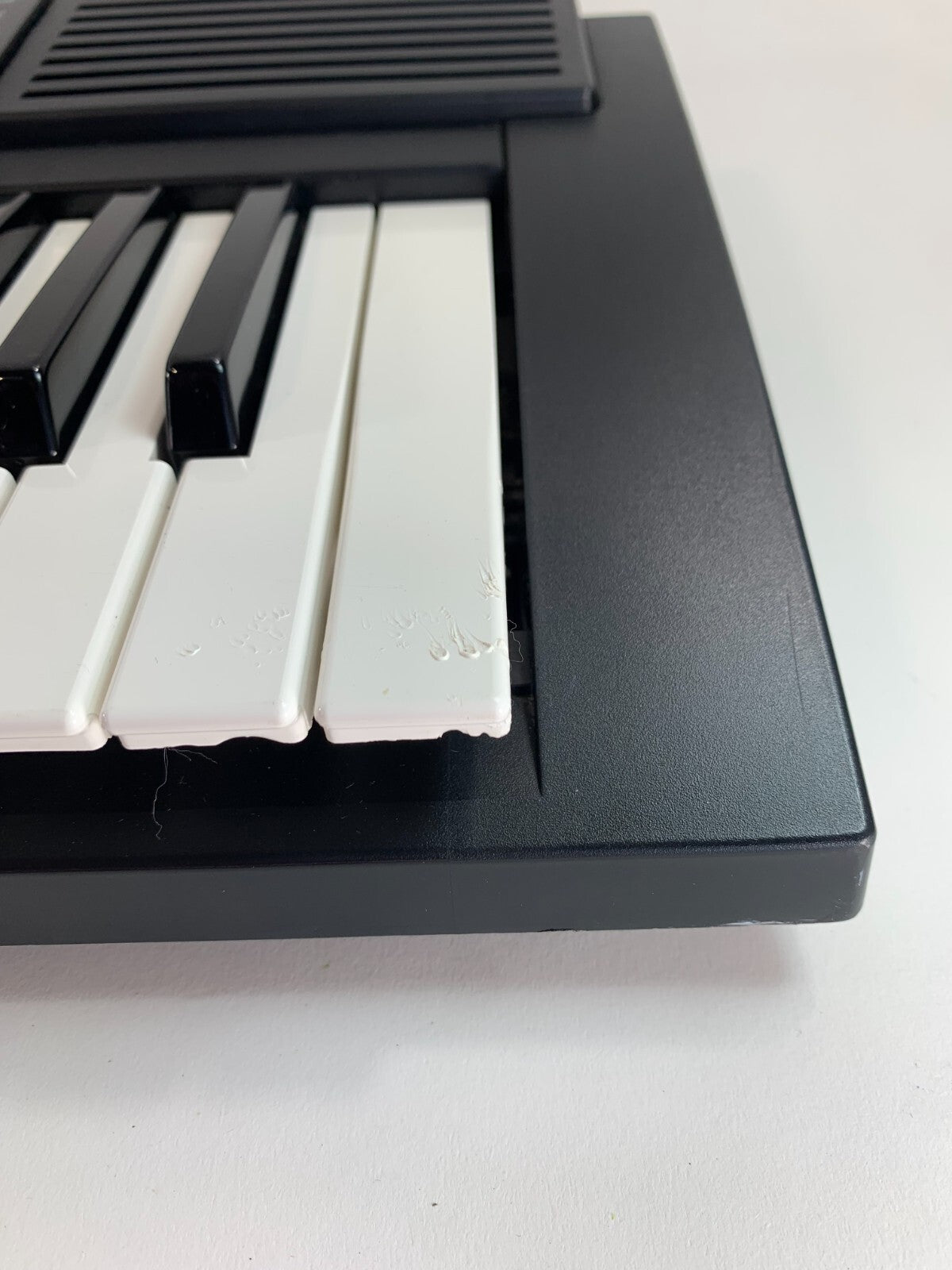 Radio Shack Concertmate 680 49 Key Electronic Keyboard with AC Adapter - Tested