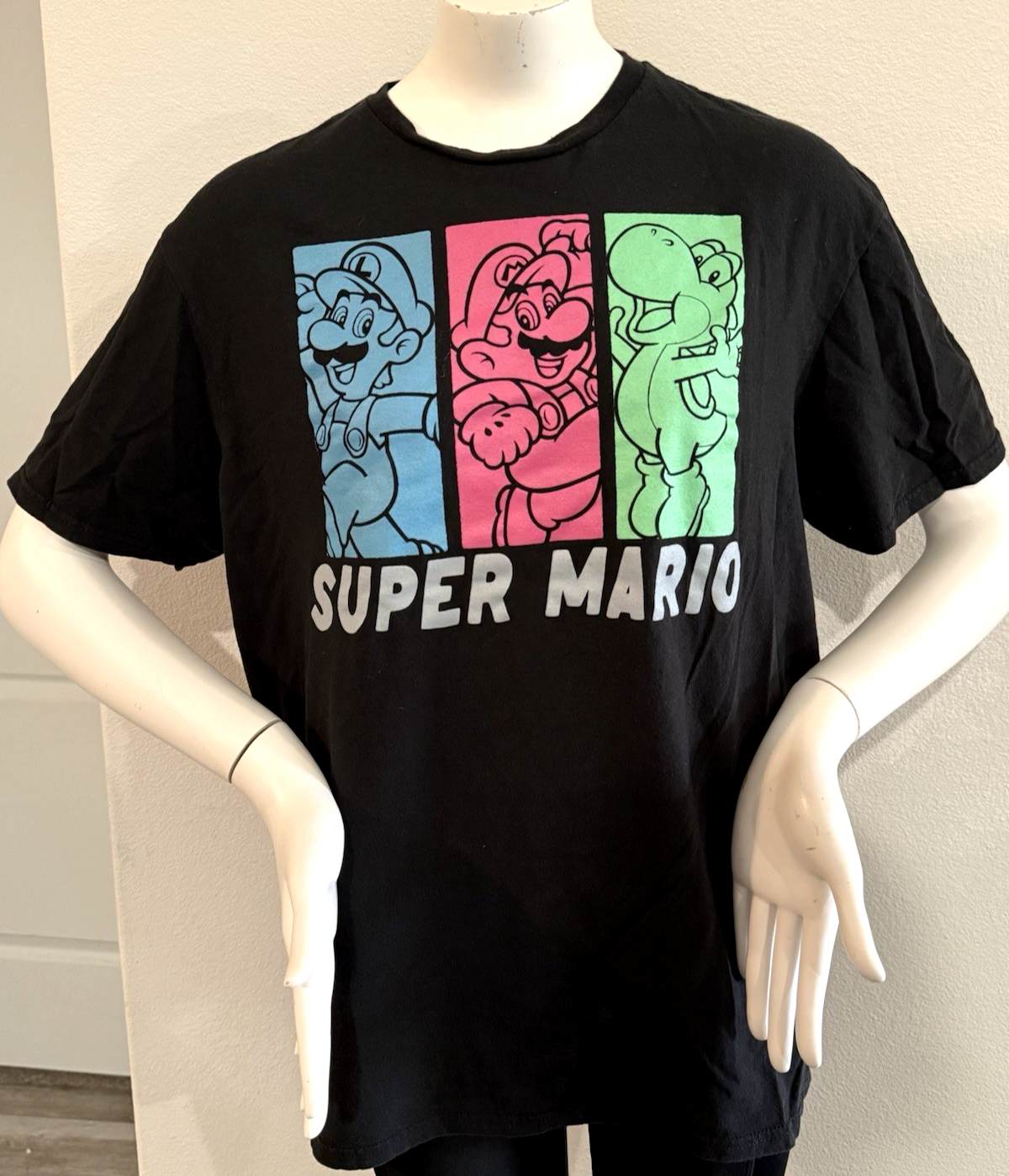 Mad Engine, LLC  2022 Nintendo Super Mario TM Adult Large T-Shirt