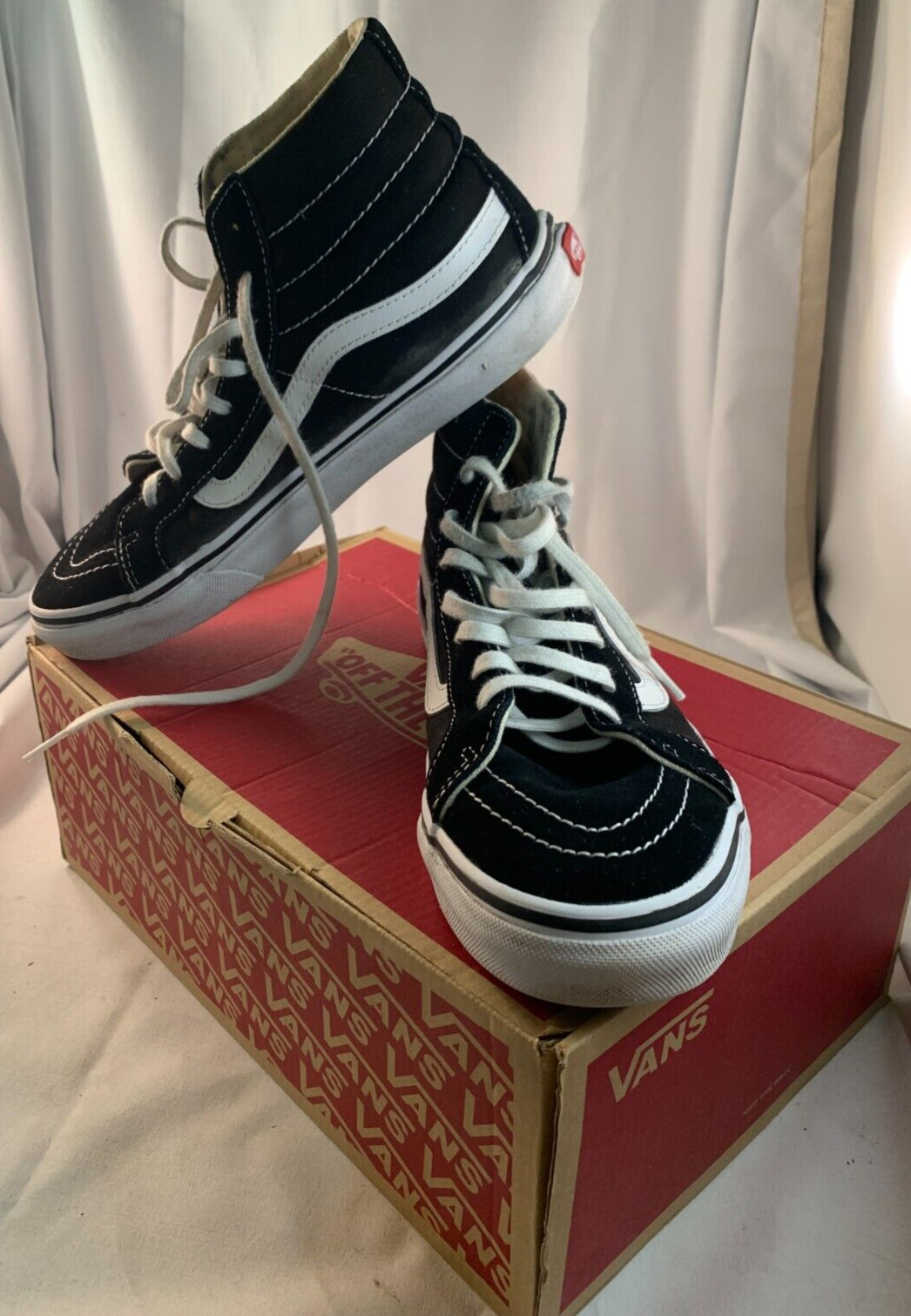 VANS Sk8-Hi Black/White Hi-top Men's 7.5 Sneakers with Original Box