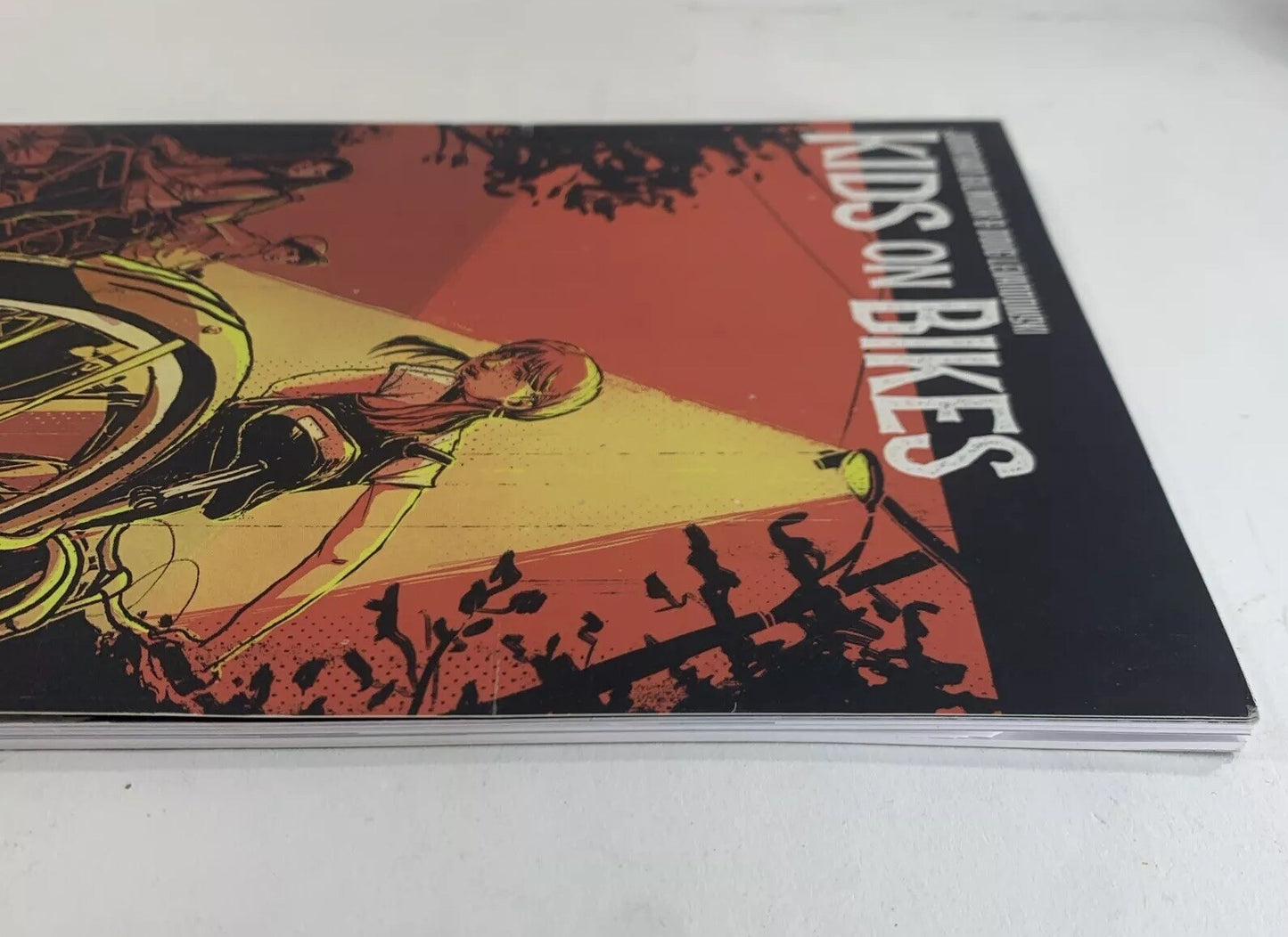 Kids on Bikes by Doug Levandowski and Jon Gilmour (2018, Trade Paperback)