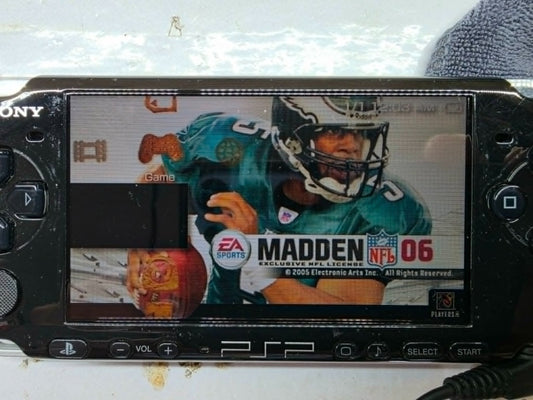 Madden NFL 06 (Sony PSP, 2005) Game And Case - Tested and Working