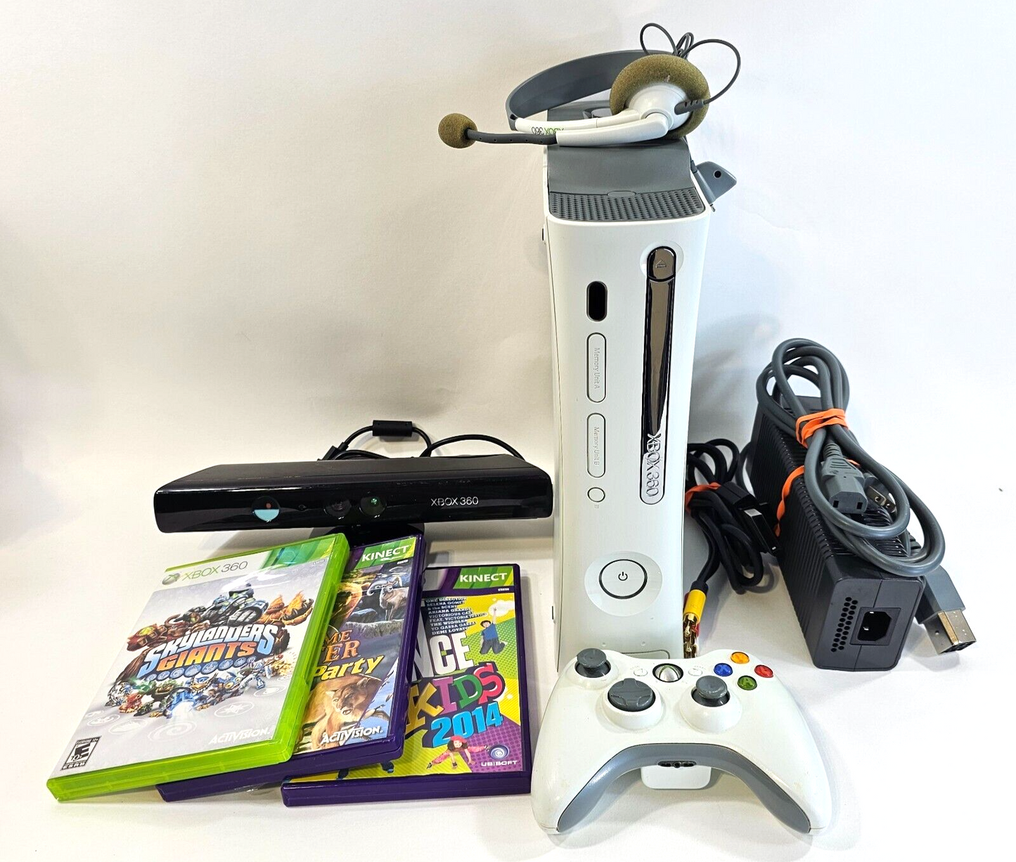 Microsoft White Xbox 360 120 GB Console with Cords, Kinect and Games - Tested
