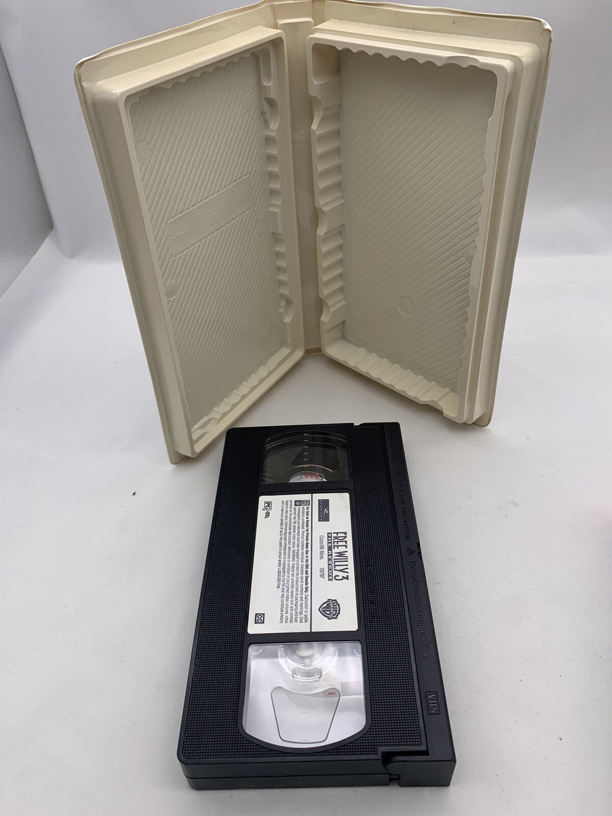 Free Willy (VHS Trilogy, Clamshell) Free Willy 2/ Free Willy 3