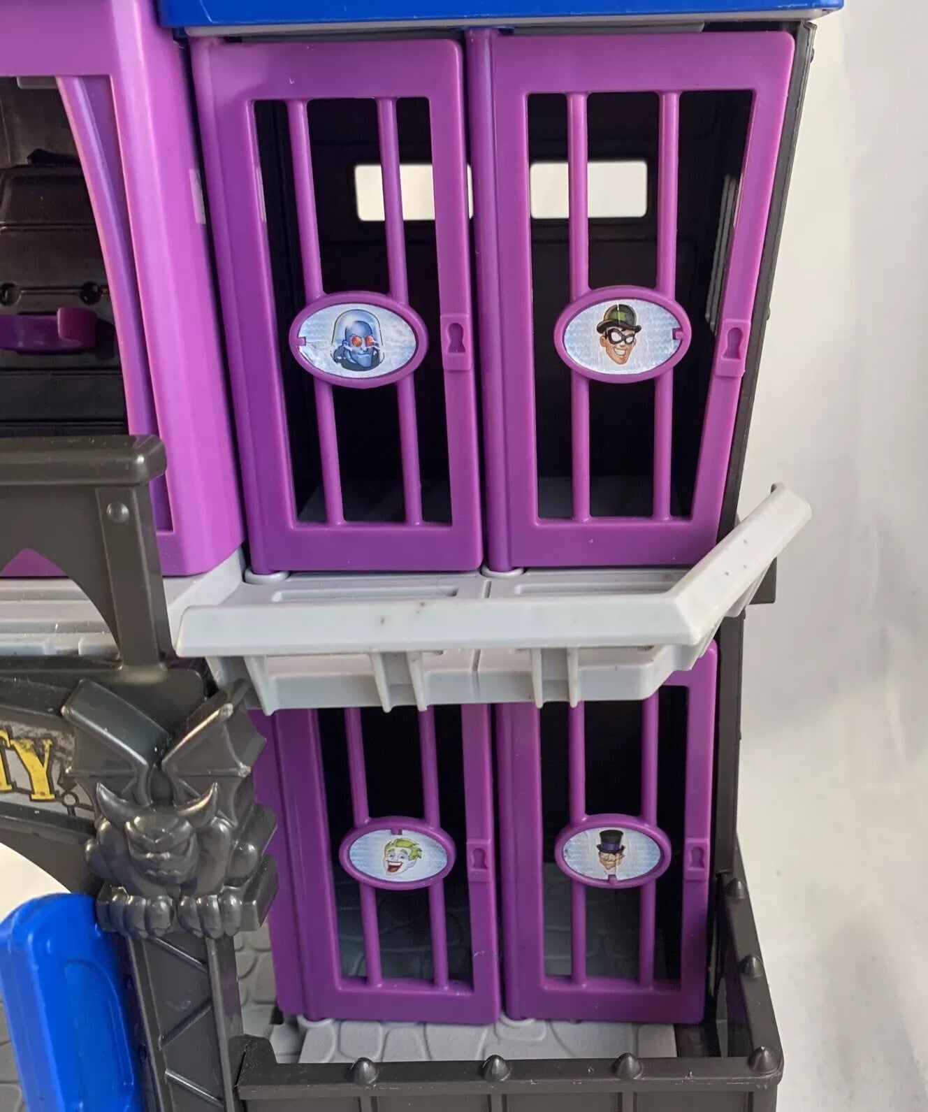 Imaginext 2012 Batman Gotham City Jail Playset DC Super Friends by Fisher Price