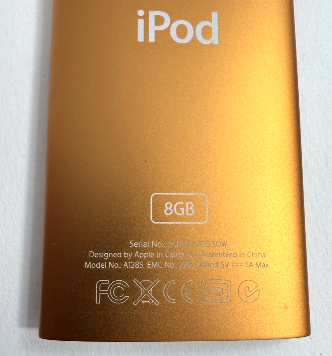 Apple iPod Nano 8 GB 4th Generation Music Player - Tested and Working