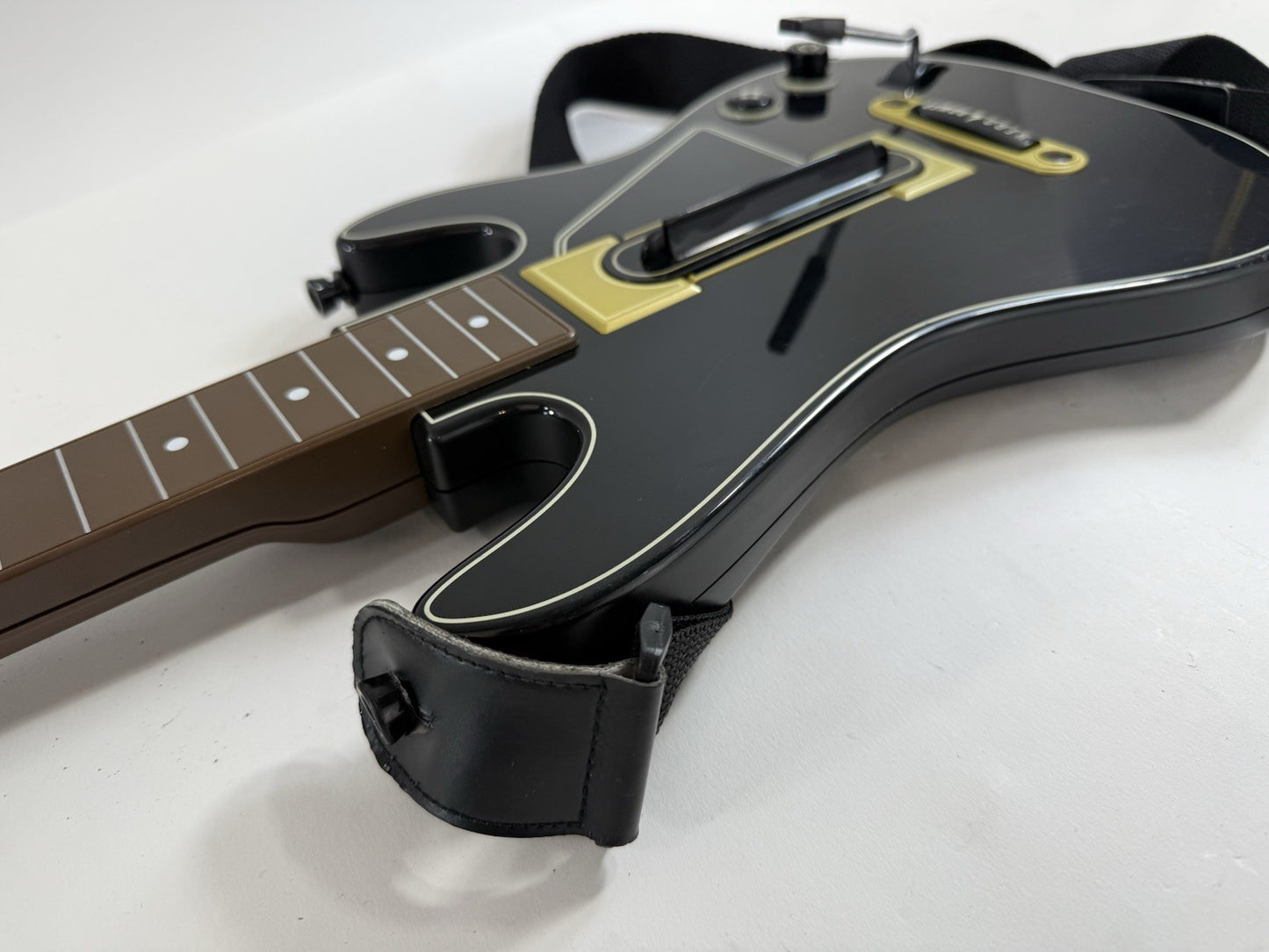 Guitar Hero Live (Sony PlayStation 3, 2015) Game, Case, Guitar, Dongle - Tested