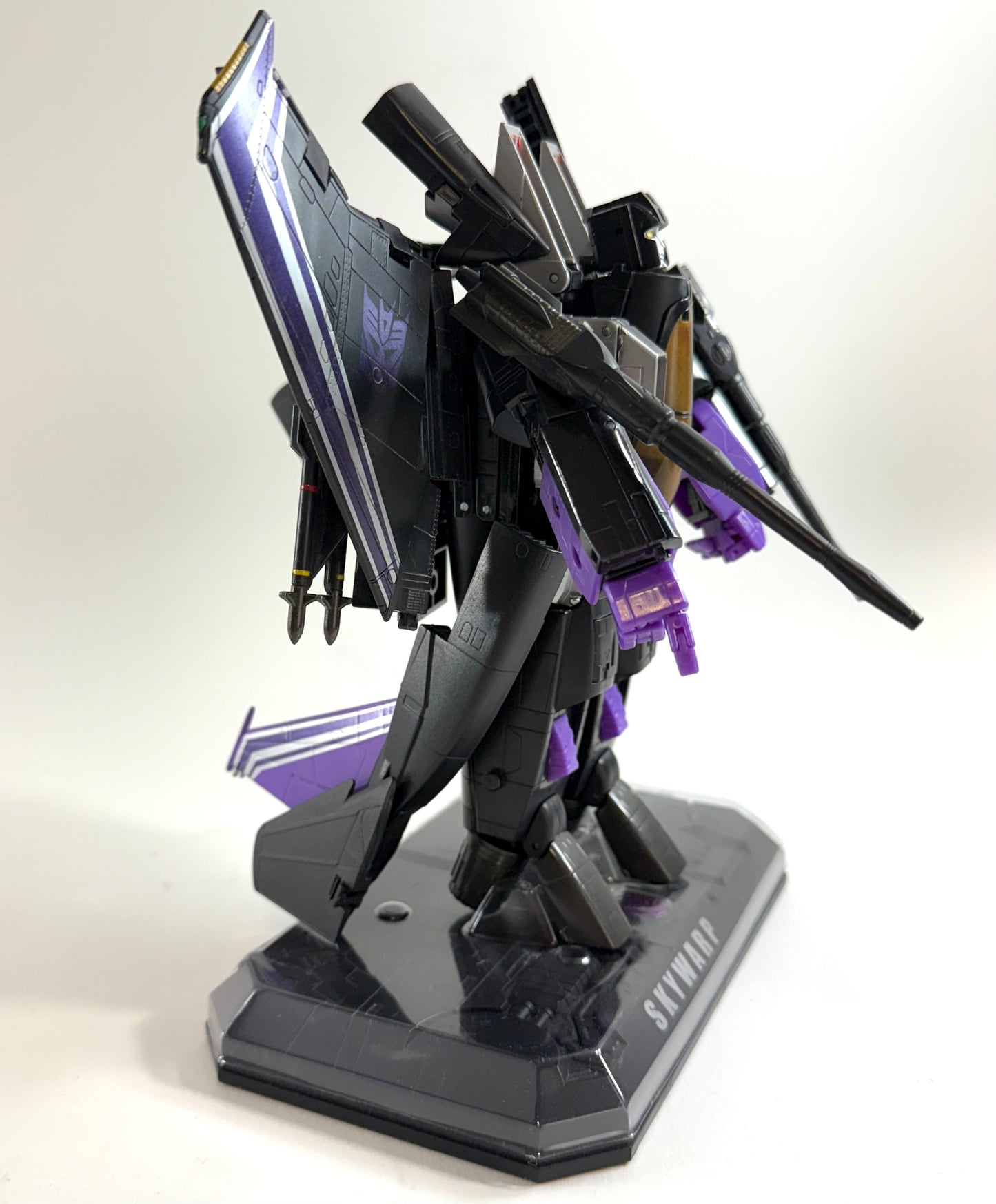 Hasbro Transformers Universe Masterpiece Skywarp G1 Series Action Figure + Box