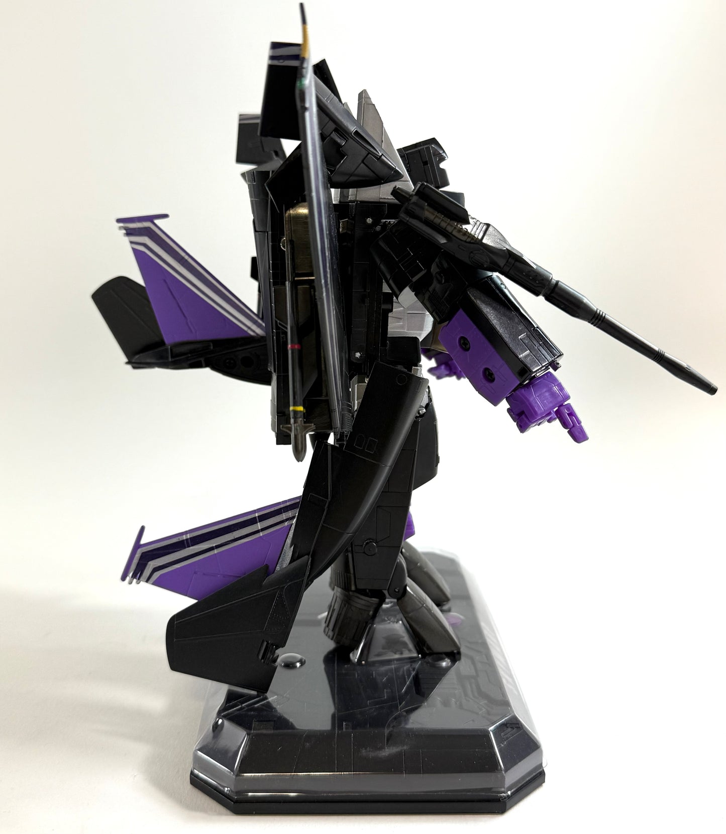 Hasbro Transformers Universe Masterpiece Skywarp G1 Series Action Figure + Box
