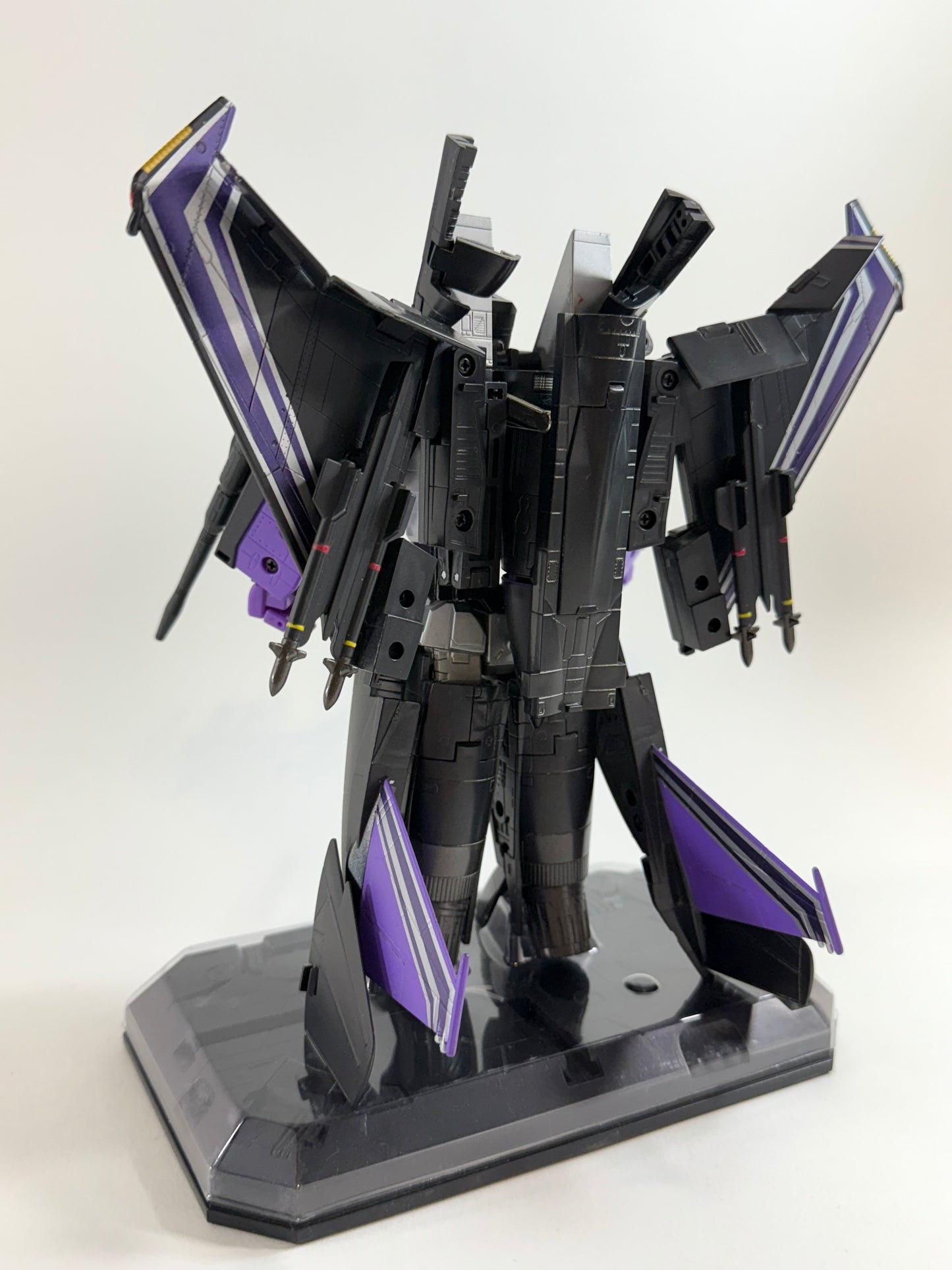 Hasbro Transformers Universe Masterpiece Skywarp G1 Series Action Figure + Box