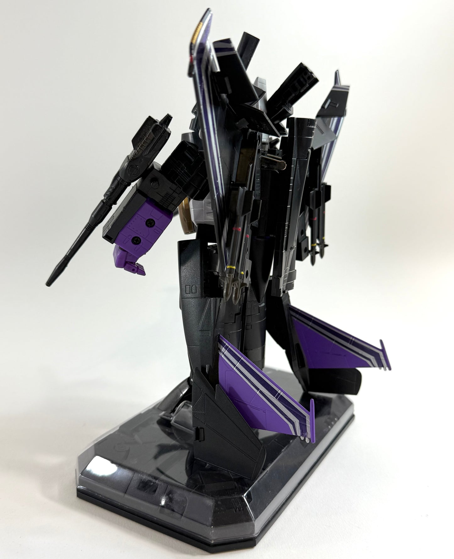 Hasbro Transformers Universe Masterpiece Skywarp G1 Series Action Figure + Box