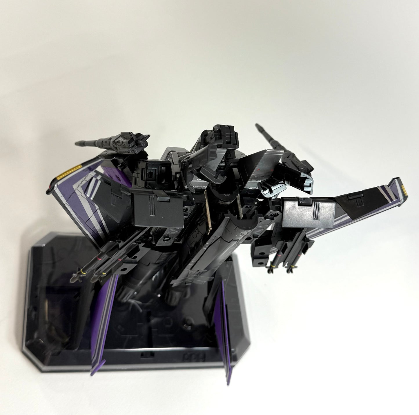 Hasbro Transformers Universe Masterpiece Skywarp G1 Series Action Figure + Box