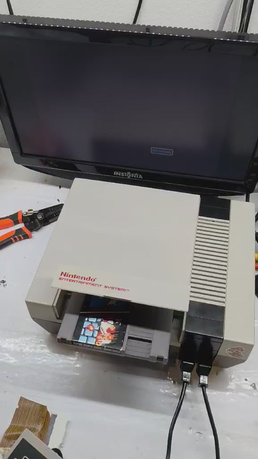 Nintendo Entertainment System Console with Zapper, Controller,  Cables - Tested