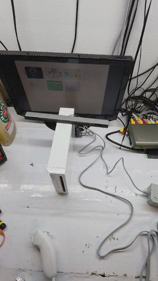 Nintendo Wii RVL-001 GameCube Compatible Console and Accessories - Tested
