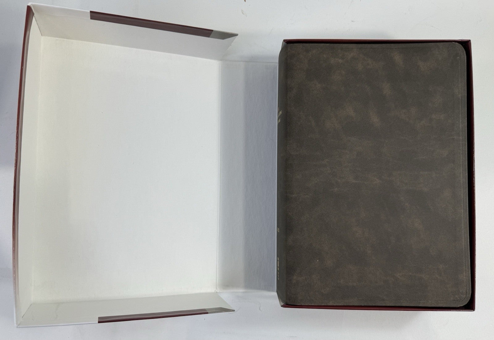 Life Application Study Bible By Zondervan 2011 Leatherbound - Box And Index Tabs