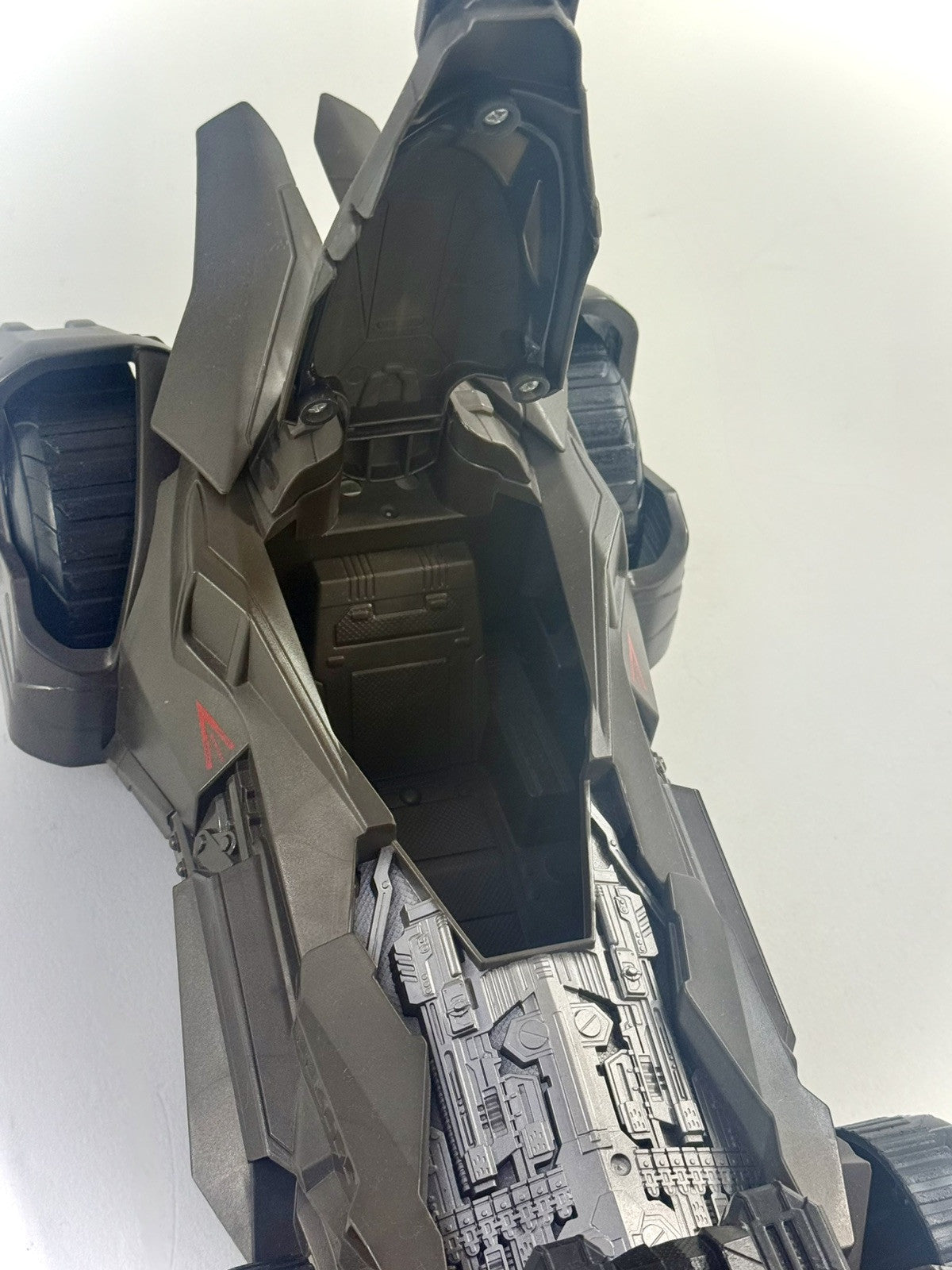 Mattel 2015 DC Comics Batman Vs Superman 14" Epic Strike Batmobile