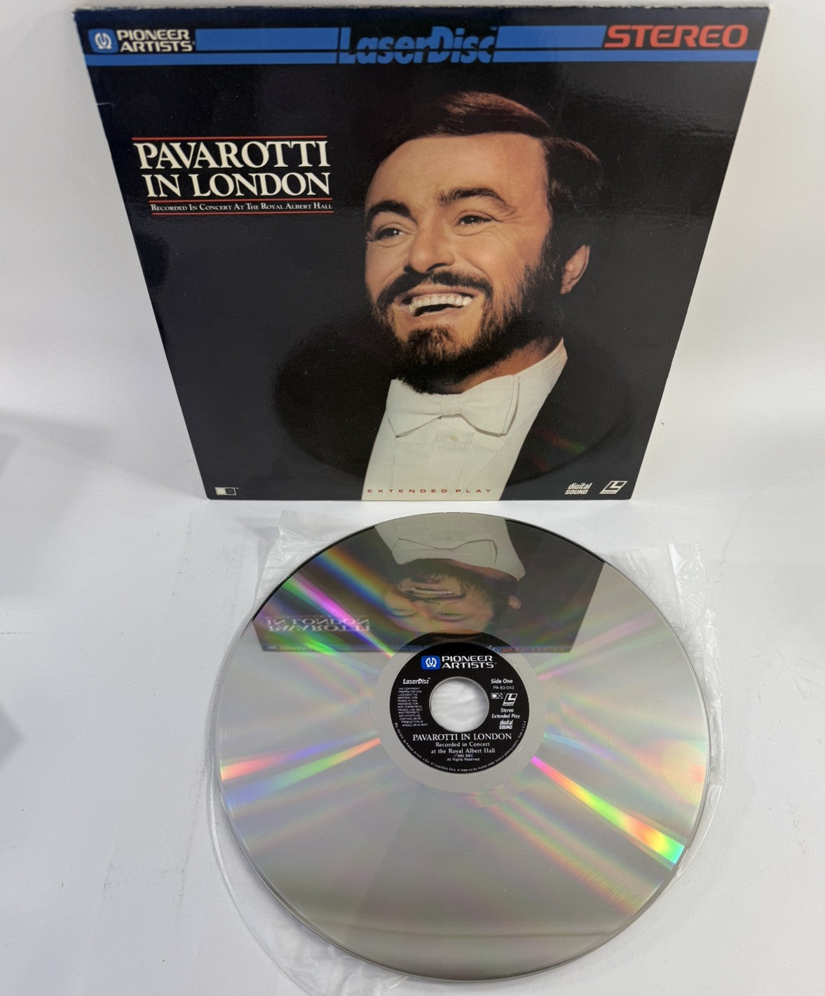 Pavarotti In London (Laserdisc Bundle) La Traviata, That’s Entertainment III
