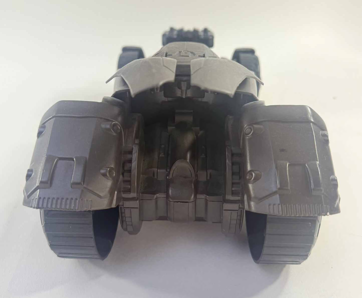 Mattel 2015 DC Comics Batman Vs Superman 14" Epic Strike Batmobile