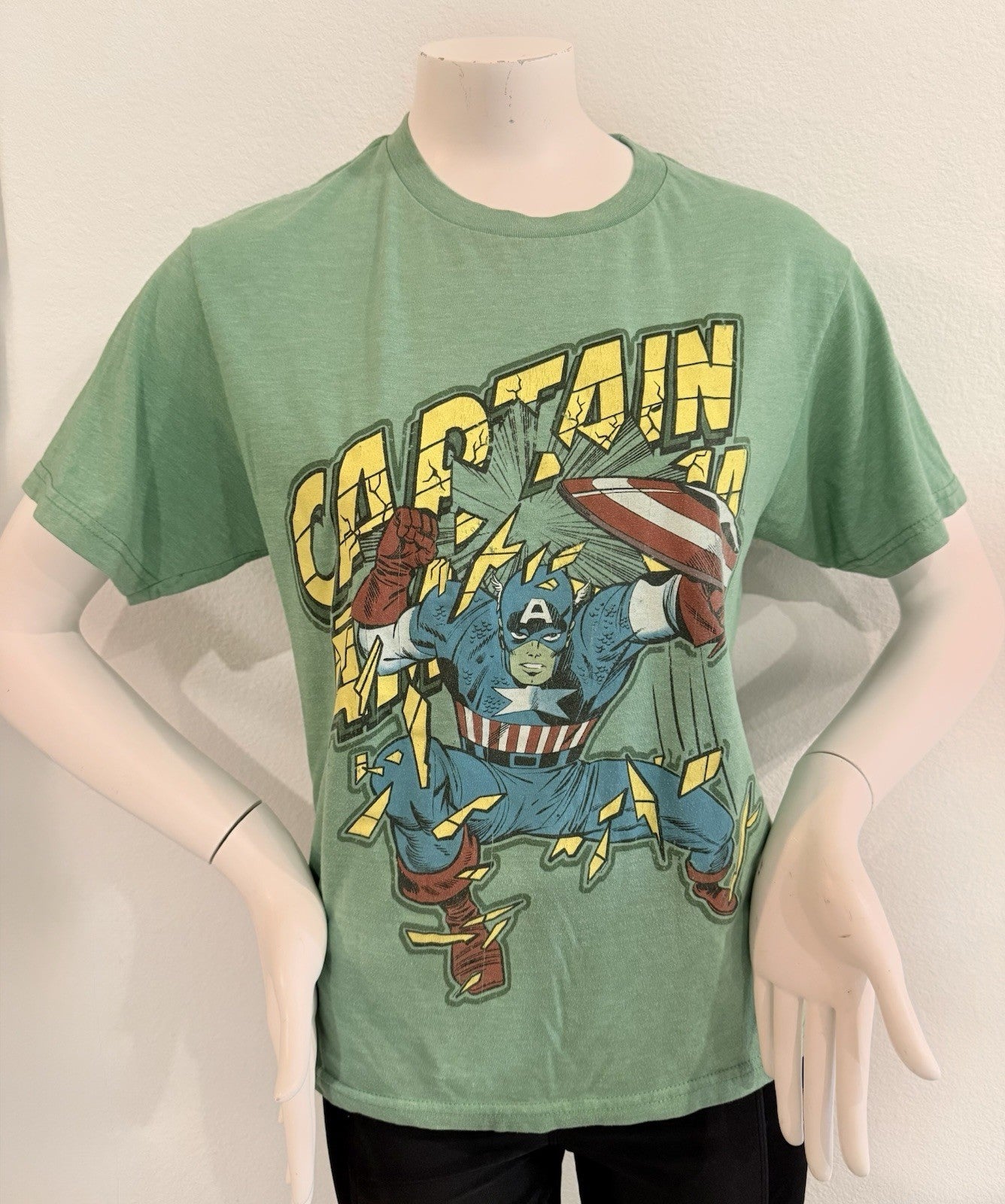 Mad Engine 2011 Captain America Adult Small Green Comic Shirt