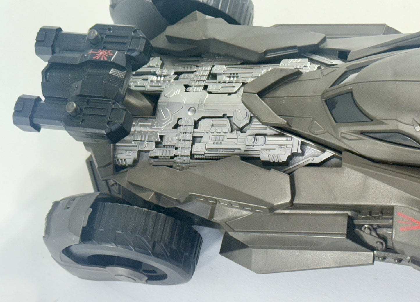 Mattel 2015 DC Comics Batman Vs Superman 14" Epic Strike Batmobile