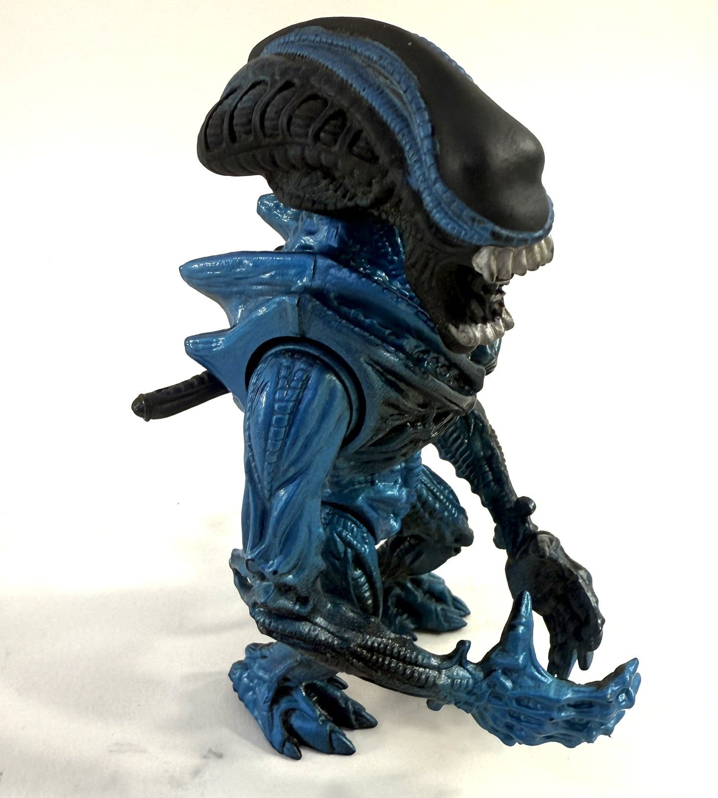 Kenner 1992 Blue Gorilla Alien Xenomorph 5" Action Figure - Tested